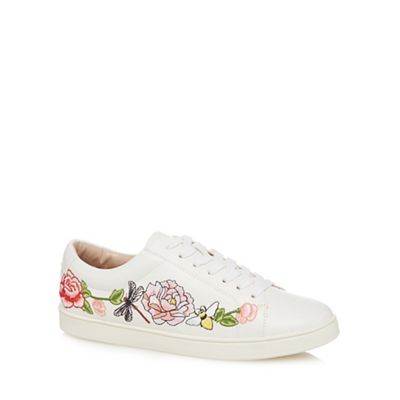 White embroidered lace up trainers